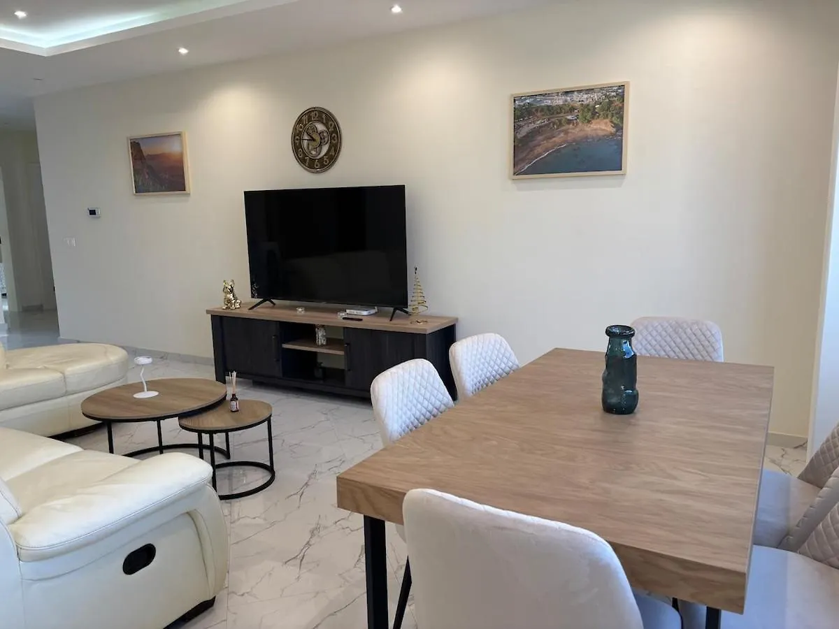 Relax in Praia in comfort