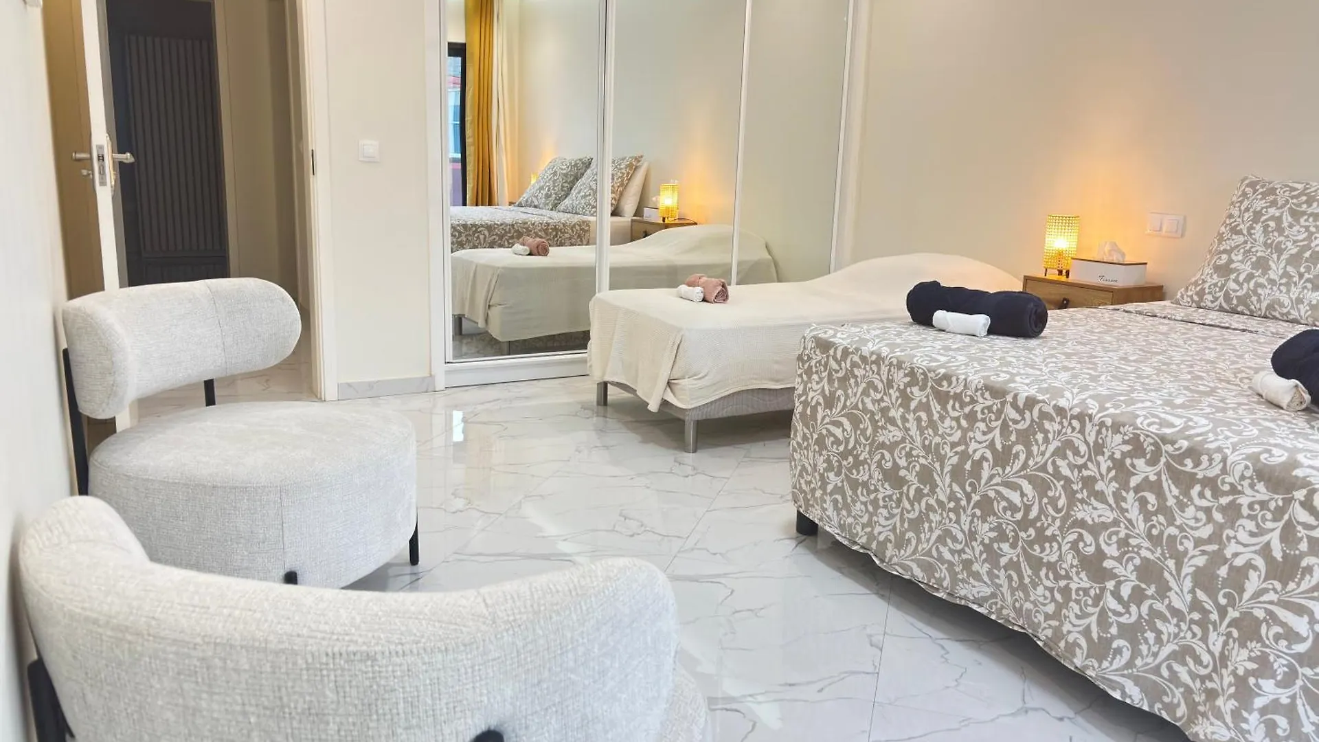 Relax In Praia In Comfort